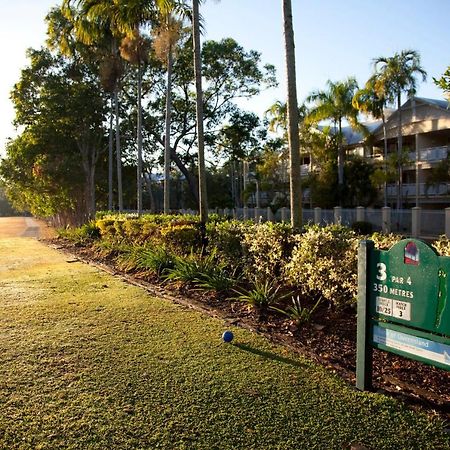 Club Wyndham Cairns Hotel Exterior photo